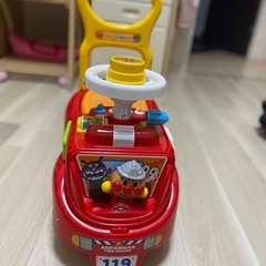 アンパンマン　じゃかじゃか消防車
