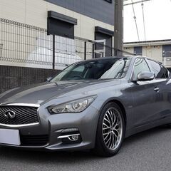 即乗りＯＫ スカイラインハイブリッド エマージェンシーブレーキ レーダークルーズ ナビ フルセグTV Bluetooth アラウンドビューモニター インテリキー サンルーフ 黒本革シート シートヒーター LEDライト ETCの画像