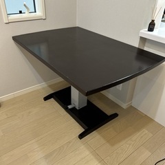 昇降式ダイニングテーブル