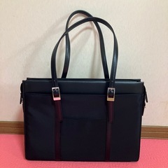 美品　就活バッグ