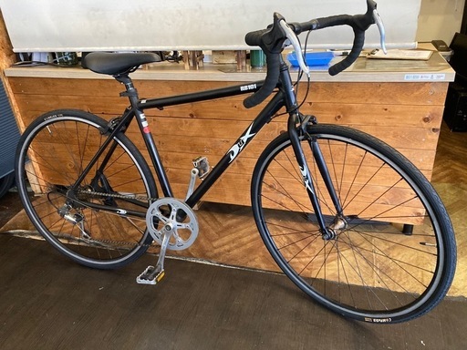 【前後タイヤ・チューブ新品！】アルミフレーム　7速　700×28cロードバイク　ブラック