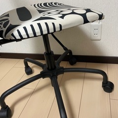 椅子（昇降式）の画像