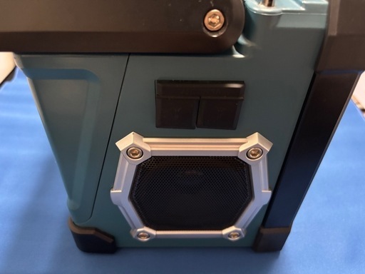 　値下げしました！美品　Makita 充電式ラジオ付きテレビ TV100