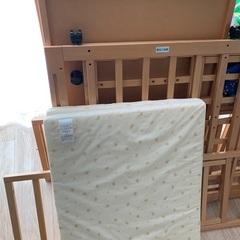 ベビーベッドの画像