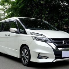 即乗りＯＫ セレナハイブリッド ハイウェイスター エマージェンシーブレーキ ナビ フルセグTV Bluetooth フリップダウンモニター アラウンドビューモニター 両側パワスラ インテリキー クルコン LEDライト ETCの画像