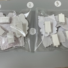 雑貨★クリップ一袋50円★文具等（片側両面テープ使用）の画像