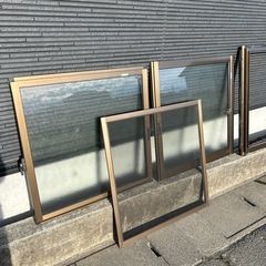 【お譲り先決定 】アルミサッシ 網戸 枠付  ガレージ 物置  小屋 　DIYなどの画像