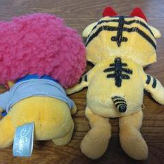 ライオンとトラのぬいぐるみの画像