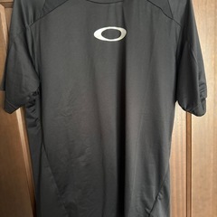 オークリー　Tシャツ