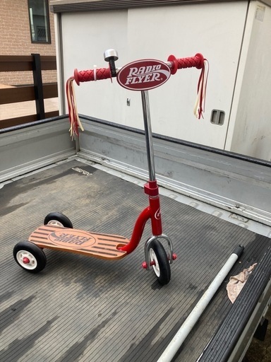 ラジオ　フライヤ一　リトルレッド　スク一タ一