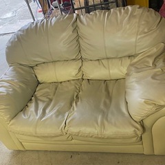 【0円出品】2人掛けレザーソファ　ベージュ系