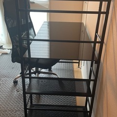 机と椅子の画像