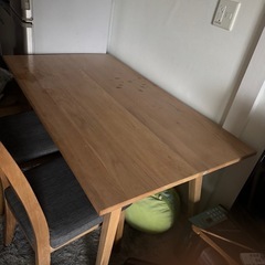 テーブル