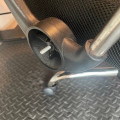 机と椅子の画像