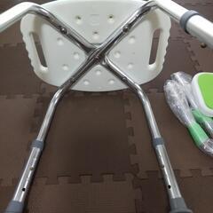 背もたれ付きシャワーベンチの画像