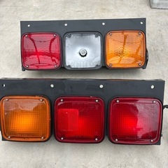 大型トラックテールランプ　ジャンク品