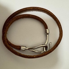 キャメルのレザーブレスレット