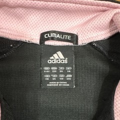 adidasキッズジャージの画像