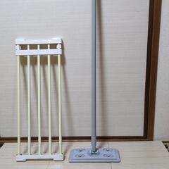 突っ張り棚とクイックルワイパーの2点