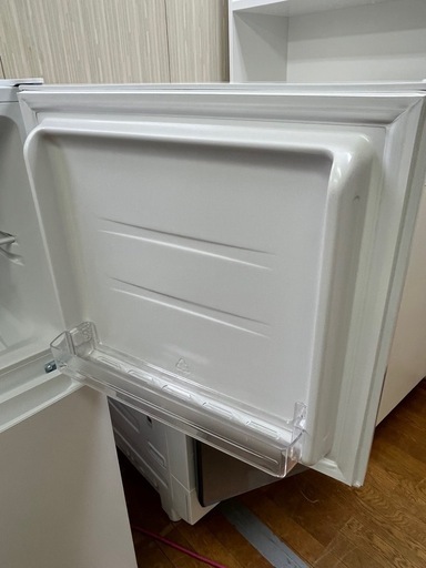 大きめ181L!! 使い易い上段冷凍!! Haier 2022年 右開き OBBR-181A