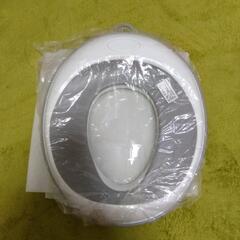 【新品】補助便座・ベビーカー用フットレスト、おまけで抱っこ紐