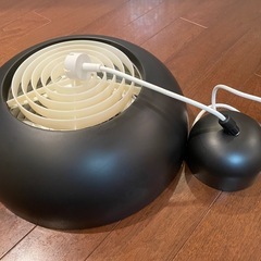 IKEA NYMÅNE ニーモーネ ペンダントランプ（チャコール）＋LED電球3個付【神戸市三宮 手渡し限定】の画像