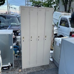 スチールロッカー
