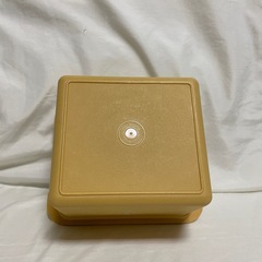 タッパーウェア　食パン入れ　パンケースの画像
