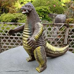 大怪獣のレッドキングのフィギュアです。の画像