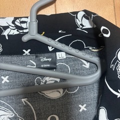 【値下げ】新品　ディズニー　アロハシャツ黒　LL の画像