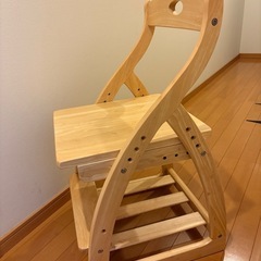 子供用　学習イスの画像