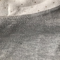 ドット白　長袖グレー　トップスの画像
