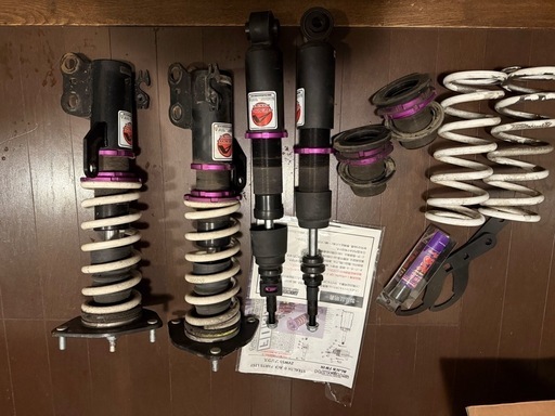 50プリウス後期。車高調