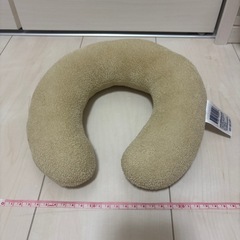 トイザらス　子ども用ネックピローの画像