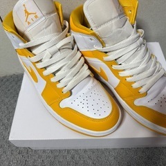 BQ6472 117 Nike Air Jordan 1 Mid Lemonの画像