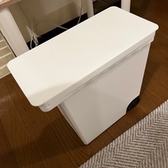 【決まりました】米びつ