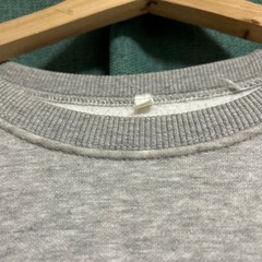 TOMMY JEANSトレーナーの画像