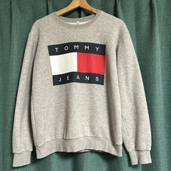 TOMMY JEANSトレーナー