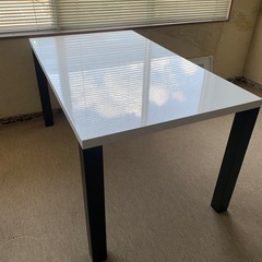 ダイニングテーブル