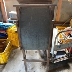 【お譲り先決まりました】レトロ　脱穀機の画像