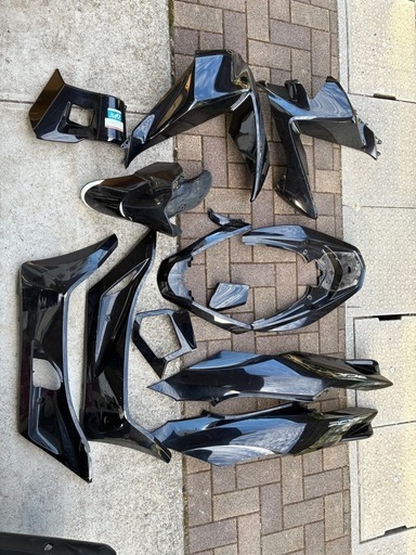 pcx カウル一式　黒　JF56