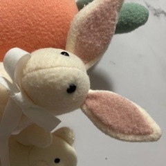 にんじん・うさぎ・くまのぬいぐるみの画像