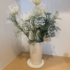 造花と花瓶
