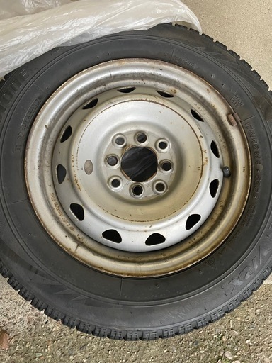 車スタッドレスタイヤ中古x4本セット175/65/14R 5000円