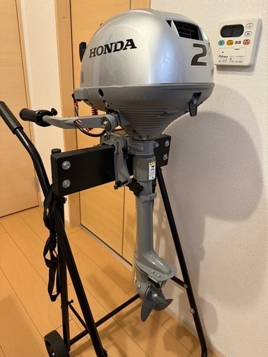 【ほぼ新品】HONDA 2馬力 船外機 BF2DH 2024年3月製造 1回のみ使用(4時間程度 )