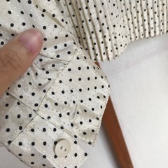 ドット柄白襟付きブラウス　長袖の画像