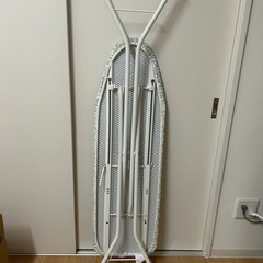 IKEAアイロン台の画像