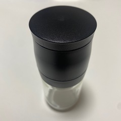 \  物物交換可能  / 【ほぼ新品】岩塩　胡椒　すりボトルの画像