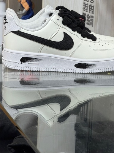 PEACEMINUSONE × Nike Air Force 1 パラノイズ
