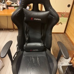光るゲーミングチェア